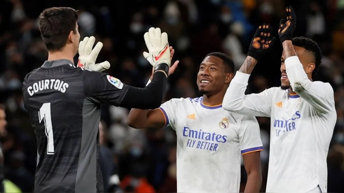 Mùa trước, Real Madrid từng mất 3 trụ cột ở hàng thủ là Courtois, Militao và Alaba vì ACL.