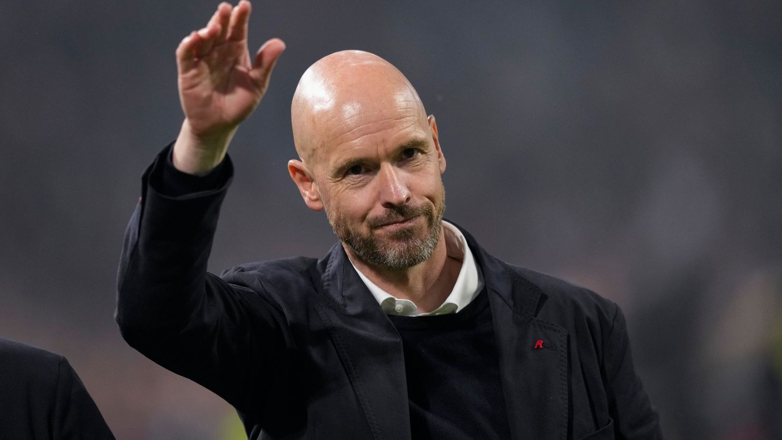 Ten Hag được cho là HLV phù hợp với MU và được gia hạn 1 năm